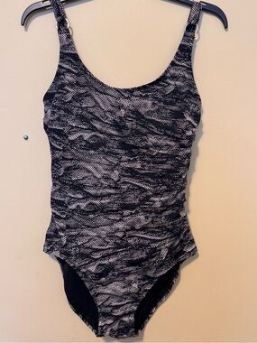 Calvin Klein Women's Snakeskin Look Patterned One-Piece Swimsuit size 12